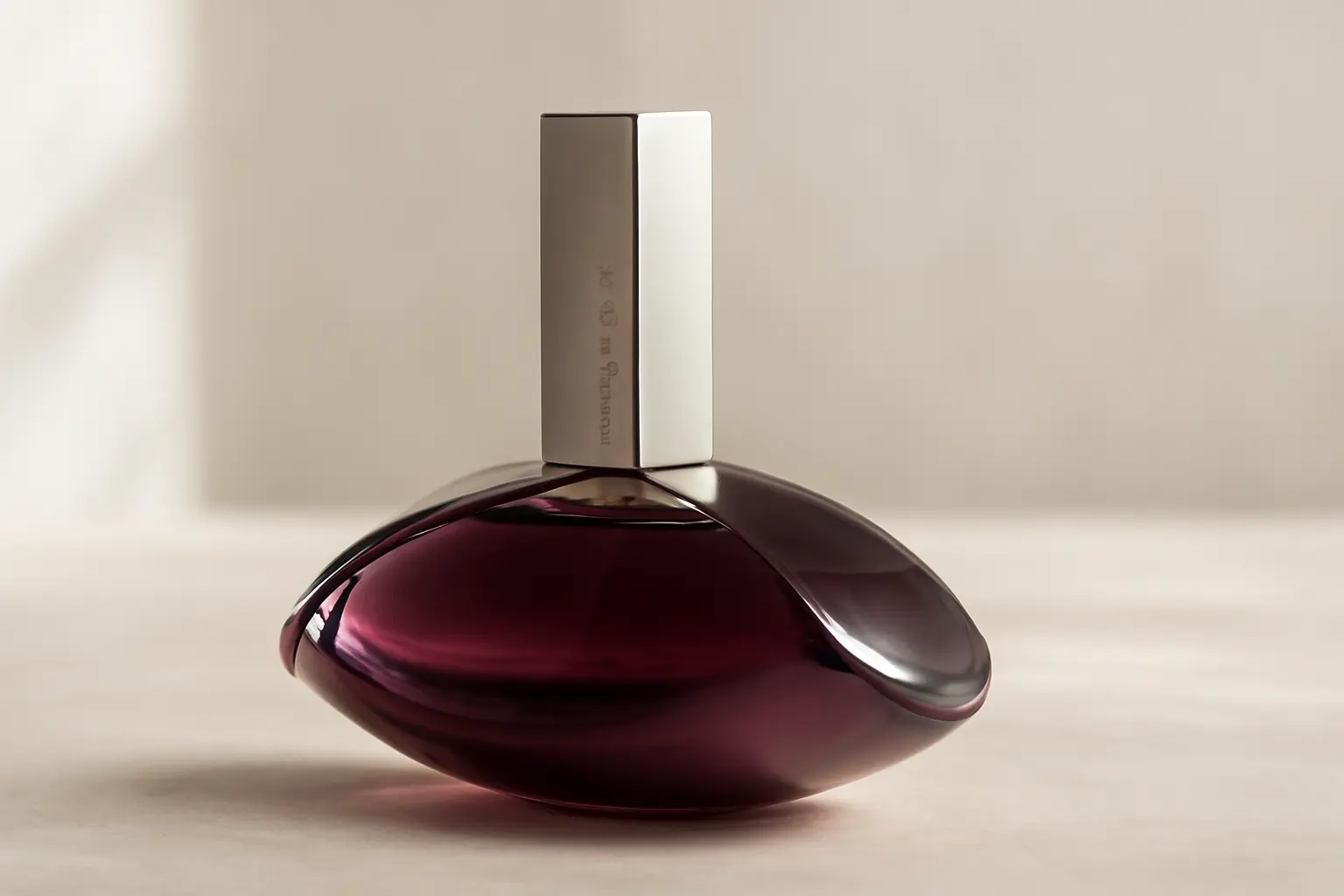 Calvin Klein Euphoria Feminino Eau De Parfum 100ml: Elegância e Sensualidade